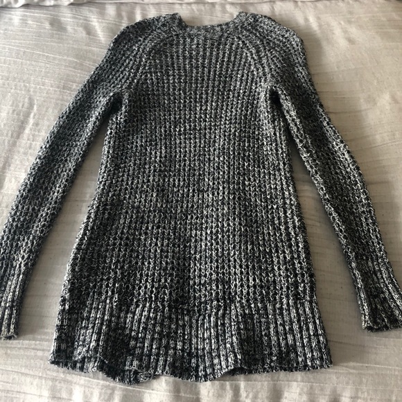 Black & white cardigan sweater - Picture 2 of 2
